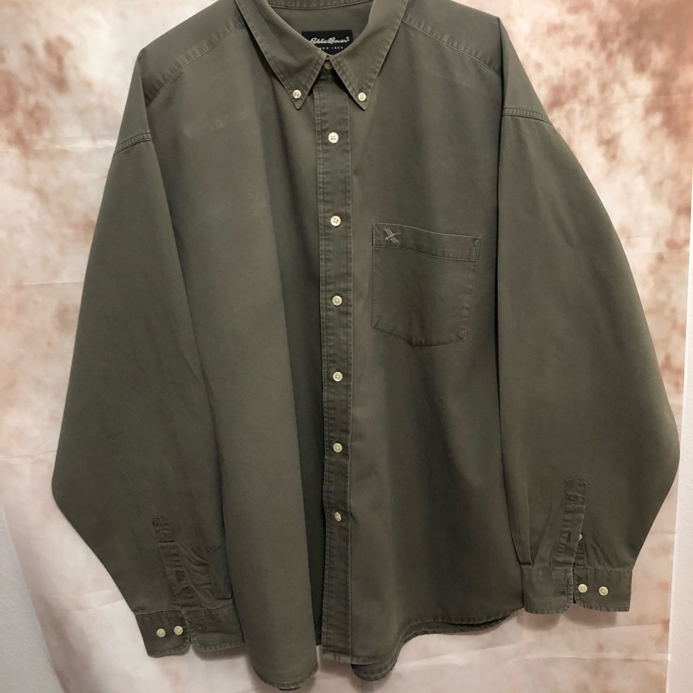Eddie Bauer Men’s Long sleeve button -up